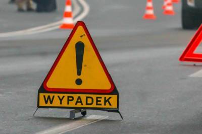 Под Киевом водитель преградил встречную полосу, устроил аварию и скрылся с места происшествия (видео)