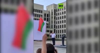 Стою перед вами на коленях - впервые в жизни: Лукашенко сказал, но не встал - видео
