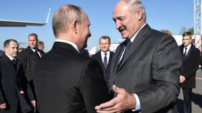 Путин второй раз за выходные поговорил с Лукашенко и пообещал помочь Беларуси