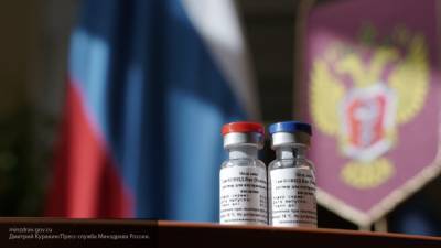 Писатель из Украины рассказал, почему мир озадачила вакцина РФ от COVID-19