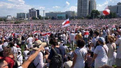 В столице Белоруссии проходит многотысячная акция протеста