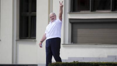 Лукашенко "с ума сходил полгода"