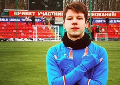 Врачи «откачивали» полчаса: 17-летний футболист умер на товарищеском матче в Москве