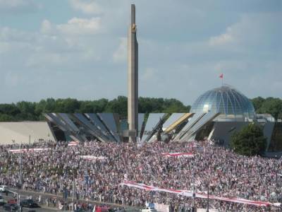 В Минске на акцию против Лукашенко вышли сотни тысяч человек. Видео