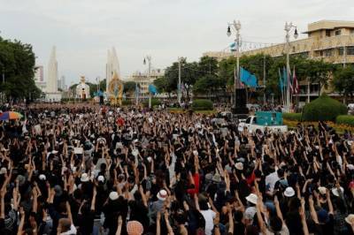 В столице Таиланда проходит массовый антиправительственный митинг