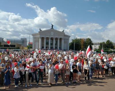 На многотысячном митинге сторонников перемен в Гомеле требовали отставки Лукашенко
