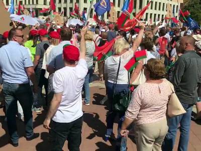 На митинге оппозиции в Белоруссии собрались около 200 тысяч человек