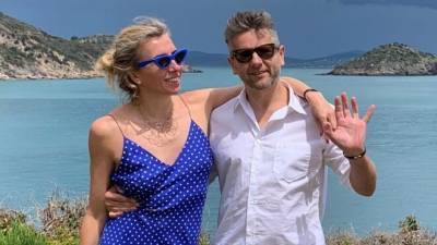 Видео с танцем Светланы Бондарчук на свадьбе появилось в Сети