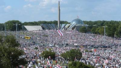 Протесты в Беларуси продолжаются: на митинг против Лукашенко пришли сотни тысяч человек