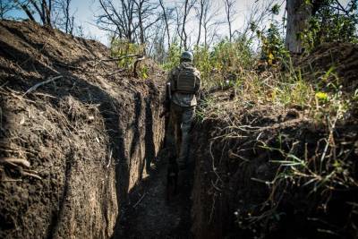 День на Донбассе: снайпер "ЛНР" сдался украинским военным