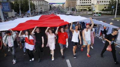 Протестующие пришли к СИЗО в центре Минска