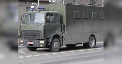 В Минске начались задержания протестующих, которые после митинга расходились по домам (видео)