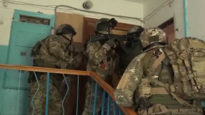 ФСБ сообщила о задержании подростков, готовивших нападения на силовиков