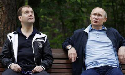Стали известны доходы президента и его администрации: Путин отчитался о “Ниве”, Медведев – о “Фольксвагене Гольфе”