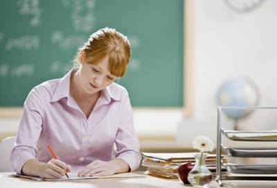 Аналитики назвали среднюю зарплату учителей в России