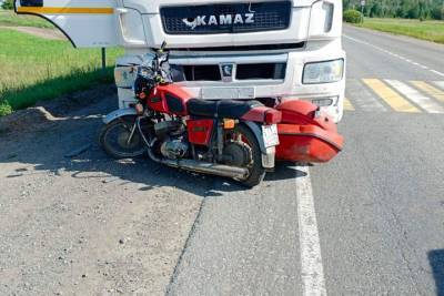 В Бурятии мотоциклист скончался после столкновения с КАМАЗом