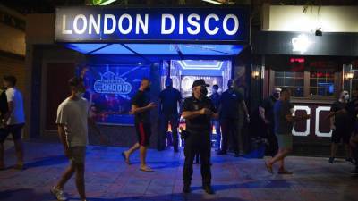 В Европе закрывают ночные клубы и дискотеки