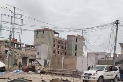 Теракт в Сомали: боевики Аш-Шабаб атаковали отель, погибли десятки людей