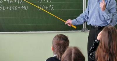 Стал известен средний уровень зарплаты учителей в России