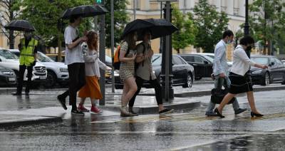 Кратковременный дождь и до плюс 23 ожидается в столице в понедельник