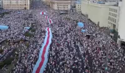 Когда народ един: митинг по площади Независимости в Минске (ВИДЕО)
