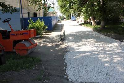 В Ульяновске дорожники ремонтируют дворы и тротуары
