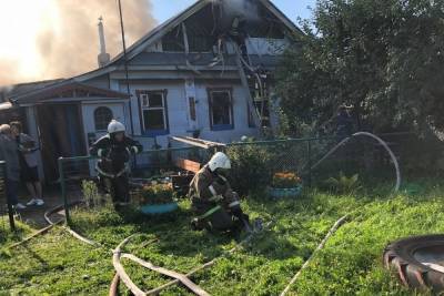 Сотрудники МЧС России спасли человека из горящего дома в Гороховце