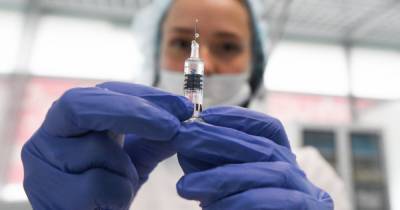Российские медики боятся делать отечественную прививку от коронавируса