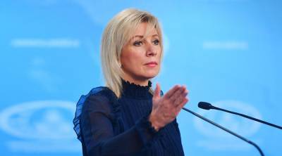 Захарова обвинила Макрона в лицемерии за призыв поддержать белорусские протесты