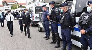 Французский министр отреагировал на массовый арест уроженцев Чечни