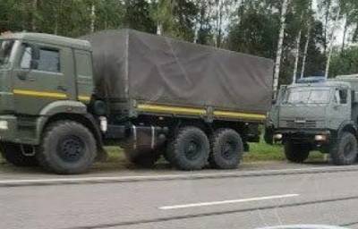 К границе с Беларусью следует колонна российских автозаков