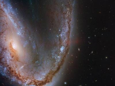 Это невероятно: Телескоп «Хаббл» сфотографировал галактику – «мясной крюк»