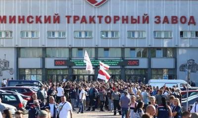 Сотрудники белорусских предприятий снова объявили забастовку с требованием отставки Лукашенко