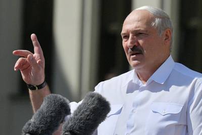 Лукашенко заявил о готовности поделиться полномочиями