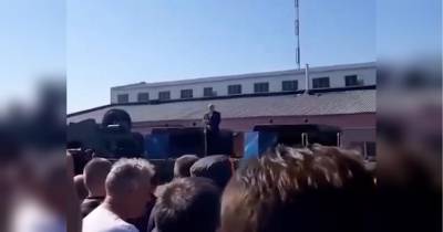 Лукашенко публично освистали на митинге, его речь встретили криками: "Уходи!"