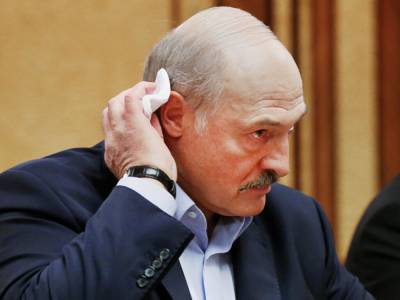 «Пока не убьете, выборов не будет»: Лукашенко вышел к работникам завода