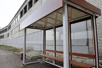 Шумков: власти продолжат ставить стеклянные остановки, несмотря на то, что их бьют вандалы