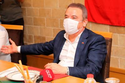 Мэр популярного курорта Турции заразился коронавирусом