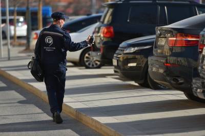 Москвичи чаще стали оплачивать вовремя штрафы за неоплату парковки