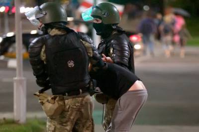 Более 700 человек обратились в СК с заявлениями об избиениях силовиками