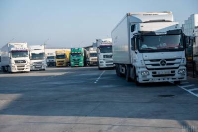 В Киеве полиция с понедельника ввела запрет на въезд грузовиков