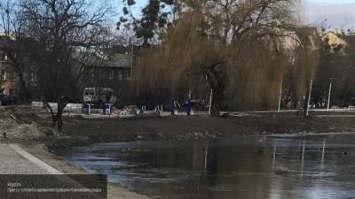 Нетрезвый мужчина утонул в озере в Калининграде
