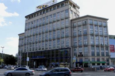 Суд просят отменить продажу киевской гостиницы " Днепр"