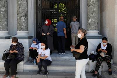 В Турции заявили о приближении ко второму пику коронавируса