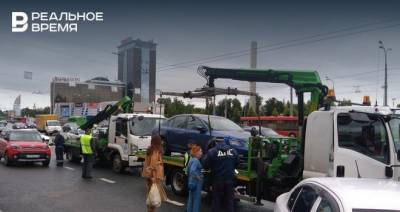 В Казани на Ершова начали эвакуировать автомобили