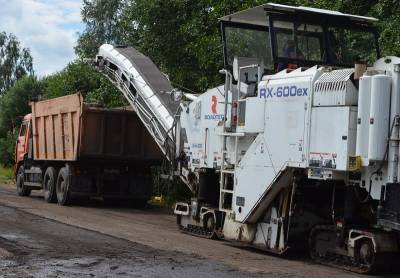 Начался ремонт дороги в Угранском районе Смоленской области