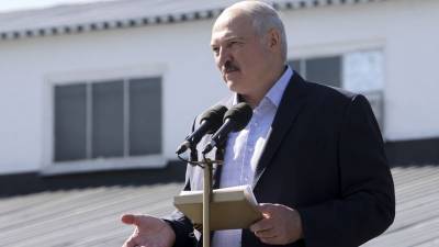 Лукашенко заявил, что готов сложить полномочия после референдума