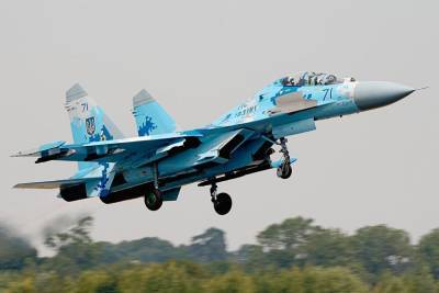 Российский Су-27 перехватил над Балтикой самолет-разведчик США