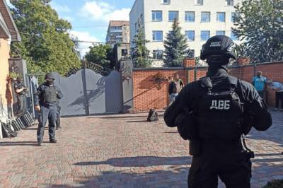 В Харькове задержали банду псевдополицейских, которые занимались вымогательством денег