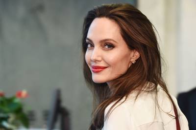Анджелина Джоли написала статью о детском насилии и вызвала дискуссии